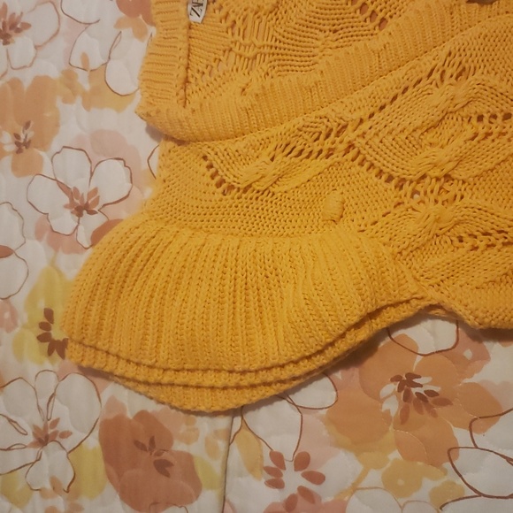 ZARA knitted button up sweater..size large..orange - Picture 3 of 5